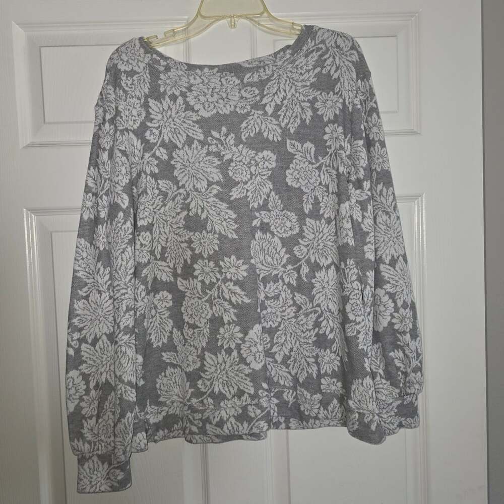 Ellen Tracy Floral Jacquard Knit Crewneck Sweater Gray White EUC size XL